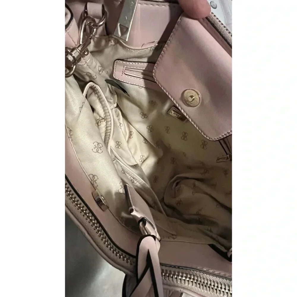GUESS Quilted Blush Pink Bag - Picture 4 of 6